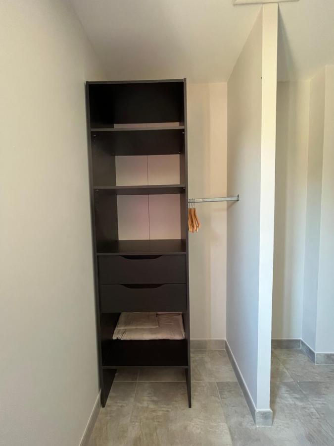 Maison spacieuse avec grand jardin et parking à 20min de Lyon Simandres Extérieur photo