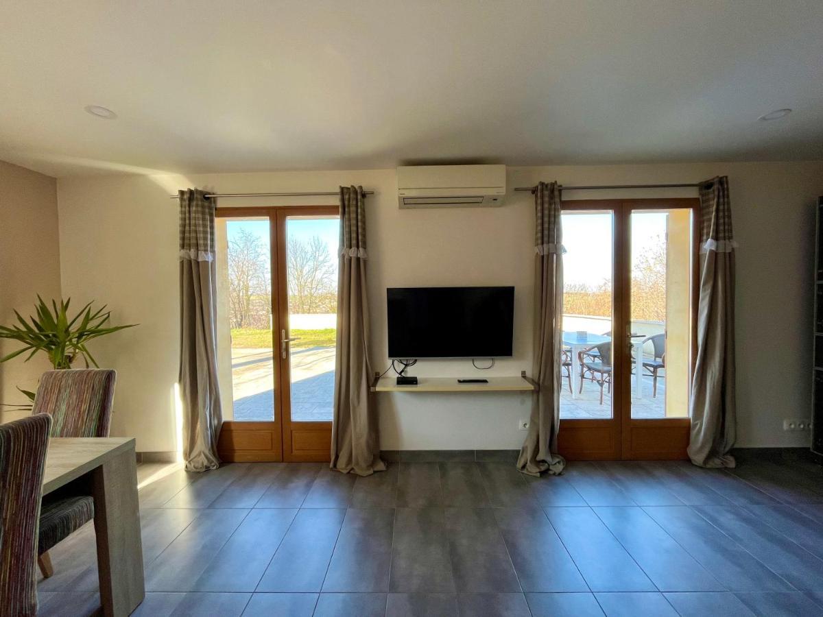 Maison spacieuse avec grand jardin et parking à 20min de Lyon Simandres Extérieur photo